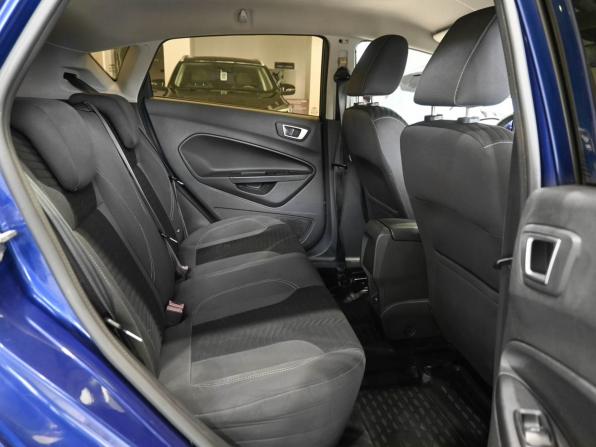 Ford Fiesta Mk6 Рестайлинг с пробегом 2015 года, цена 929 900 рублей, 119000 км, хэтчбек, Автокод Объявления