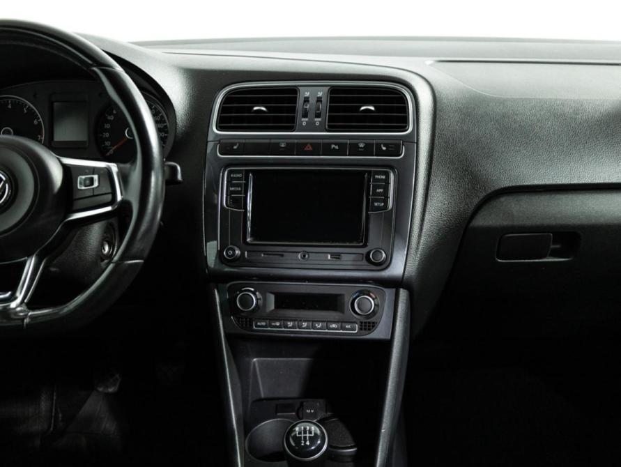 Volkswagen Polo V Рестайлинг Санкт-Петербург  - изображение 15