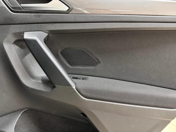 Volkswagen Tiguan II с пробегом 2019 года, цена 2 544 000 рублей, 125910 км, внедорожник, Автокод Объявления