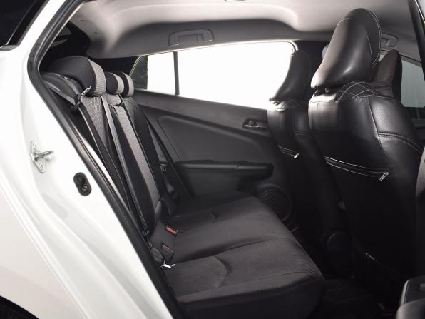 Toyota Prius IV (XW50) с пробегом 2016 года, цена 1 664 997 рублей, 155198 км, лифтбек, Автокод Объявления