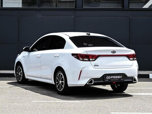 Kia Rio IV Рестайлинг с пробегом 2021 года, цена 1 794 000 рублей, 53345 км, седан, Автокод Объявления