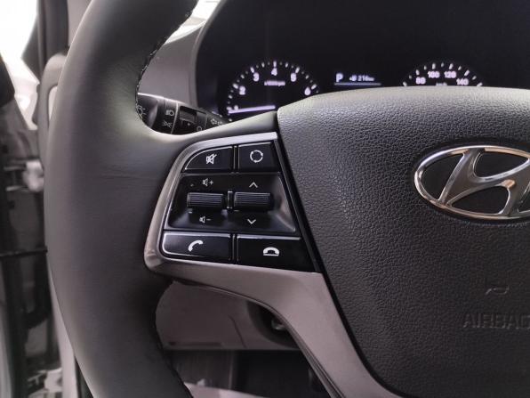 Hyundai Solaris II с пробегом 2018 года, цена 1 280 000 рублей, 137380 км, седан, Автокод Объявления