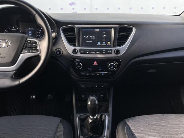Hyundai Solaris II с пробегом 2018 года, цена 1 100 000 рублей, 186525 км, седан, Автокод Объявления