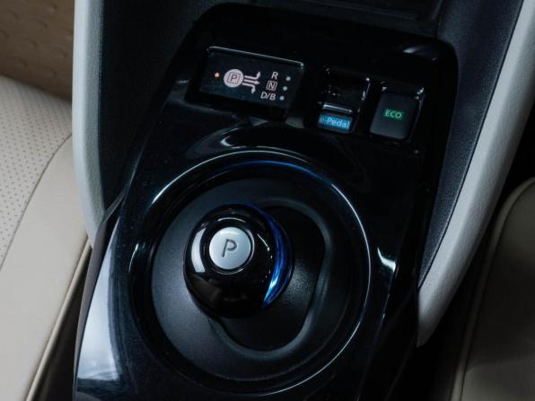Nissan Leaf II (ZE1) с пробегом 2017 года, цена 1 599 000 рублей, 137637 км, хэтчбек, Автокод Объявления