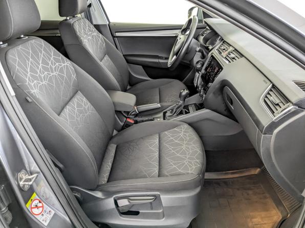 Skoda Octavia III (A7) Рестайлинг с пробегом 2019 года, цена 1 950 000 рублей, 99888 км, лифтбек, Автокод Объявления