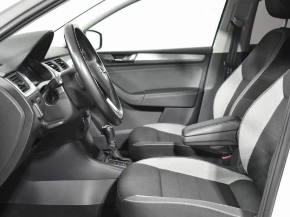 Skoda Rapid I Рестайлинг с пробегом 2019 года, цена 1 293 000 рублей, 103242 км, лифтбек, Автокод Объявления