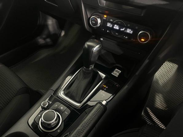 Mazda Axela III Рестайлинг с пробегом 2017 года, цена 1 400 000 рублей, 84949 км, хэтчбек, Автокод Объявления