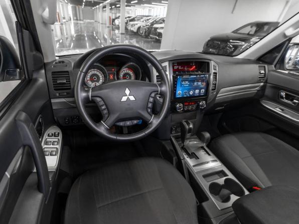 Mitsubishi Pajero IV Рестайлинг 2 с пробегом 2021 года, цена 3 790 000 рублей, 94800 км, внедорожник, Автокод Объявления