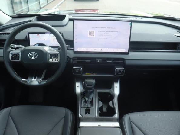 Toyota Wildlander II с пробегом 2026 года, цена 4 270 000 рублей, 10 км, внедорожник, Автокод Объявления