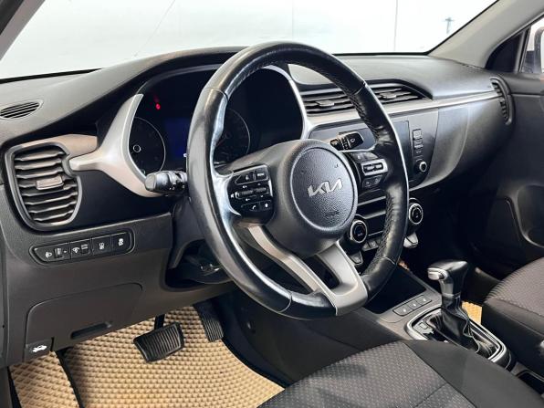 Kia Rio IV Рестайлинг с пробегом 2022 года, цена 1 799 000 рублей, 108175 км, седан, Автокод Объявления