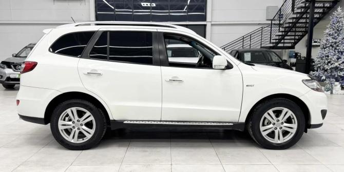 Hyundai Santa Fe II Рестайлинг с пробегом 2011 года, цена 1 099 000 рублей, 303238 км, внедорожник, Автокод Объявления