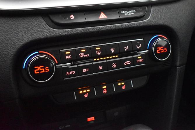 Kia Ceed III с пробегом 2021 года, цена 1 820 000 рублей, 126325 км, универсал, Автокод Объявления