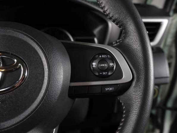 Toyota Roomy I Рестайлинг с пробегом 2021 года, цена 1 499 000 рублей, 45028 км, микровэн, Автокод Объявления