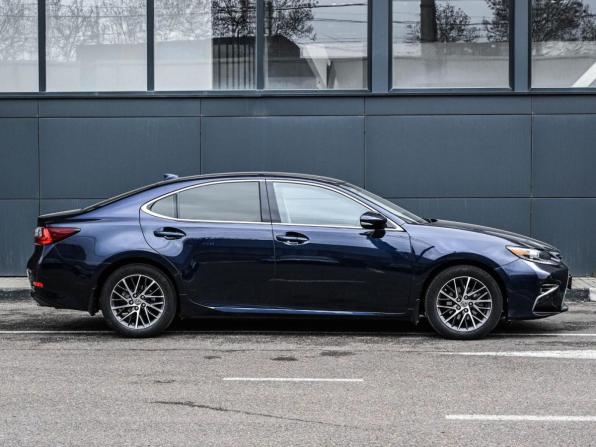 Lexus ES VI Рестайлинг с пробегом 2017 года, цена 2 774 000 рублей, 114182 км, седан, Автокод Объявления