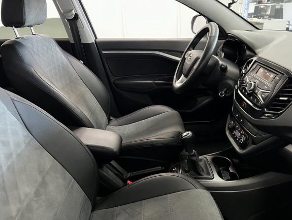 Lada (ВАЗ) Vesta I с пробегом 2022 года, цена 1 350 000 рублей, 31863 км, седан, Автокод Объявления