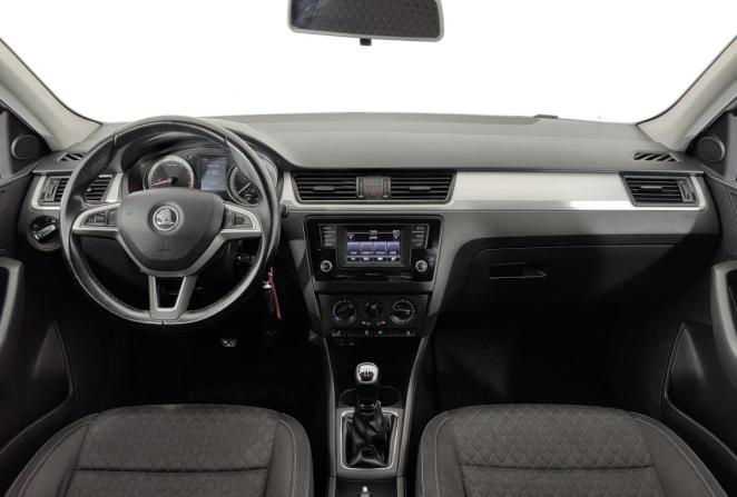 Skoda Rapid I с пробегом 2017 года, цена 910 000 рублей, 233001 км, лифтбек, Автокод Объявления