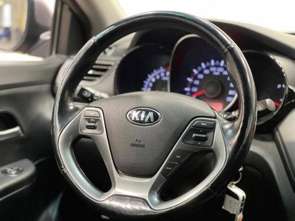 Kia Rio III Рестайлинг с пробегом 2016 года, цена 1 129 000 рублей, 108000 км, хэтчбек, Автокод Объявления