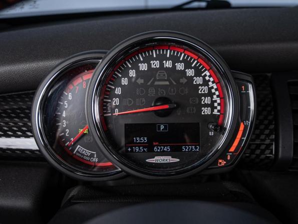 Mini Hatch III (F55/F56) Рестайлинг с пробегом 2019 года, цена 2 760 000 рублей, 62745 км, хэтчбек, Автокод Объявления