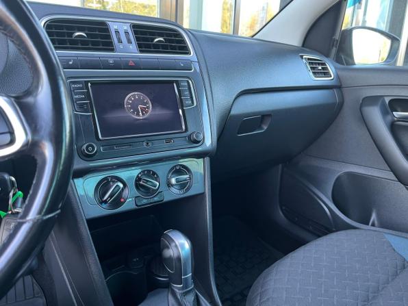 Volkswagen Polo V Рестайлинг с пробегом 2019 года, цена 1 390 000 рублей, 116500 км, седан, Автокод Объявления
