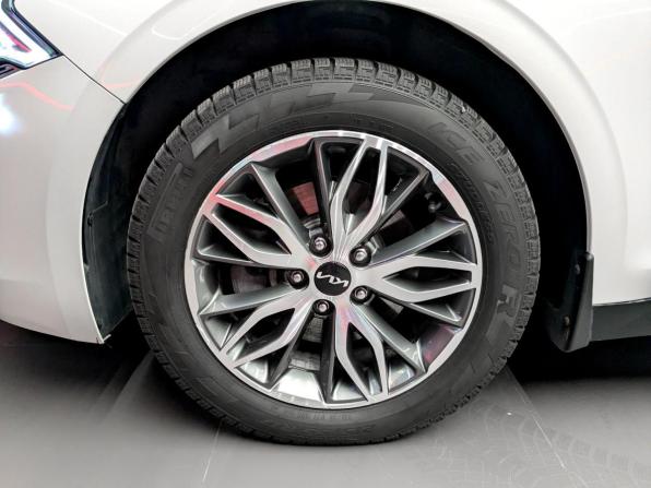 Kia K5 III с пробегом 2022 года, цена 2 425 000 рублей, 80484 км, седан, Автокод Объявления