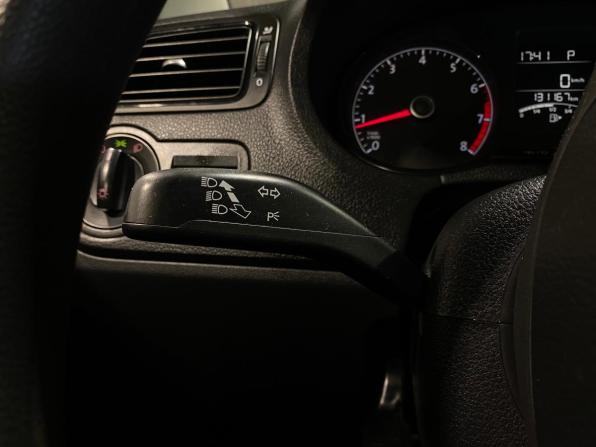 Volkswagen Polo V Рестайлинг с пробегом 2019 года, цена 1 240 000 рублей, 131167 км, седан, Автокод Объявления