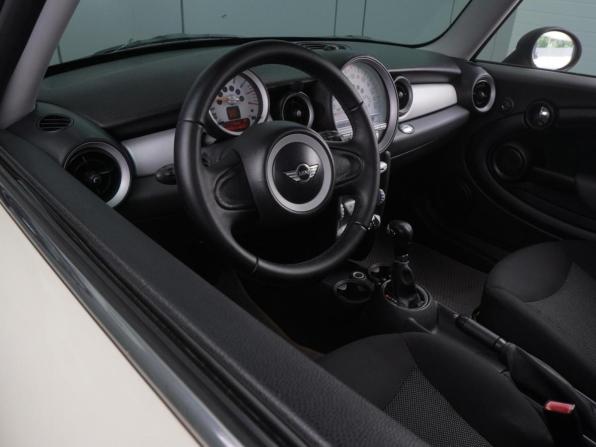 Mini Hatch II (R56) с пробегом 2010 года, цена 784 000 рублей, 244866 км, хэтчбек, Автокод Объявления