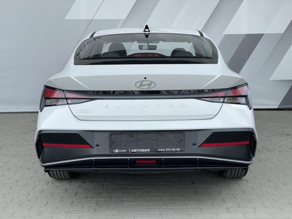 Hyundai Elantra VII (CN7) Рестайлинг с пробегом 2025 года, цена 2 820 000 рублей, 118 км, седан, Автокод Объявления