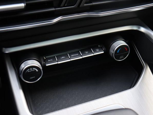 Geely Coolray I с пробегом 2024 года, цена 1 980 000 рублей, 39747 км, внедорожник, Автокод Объявления