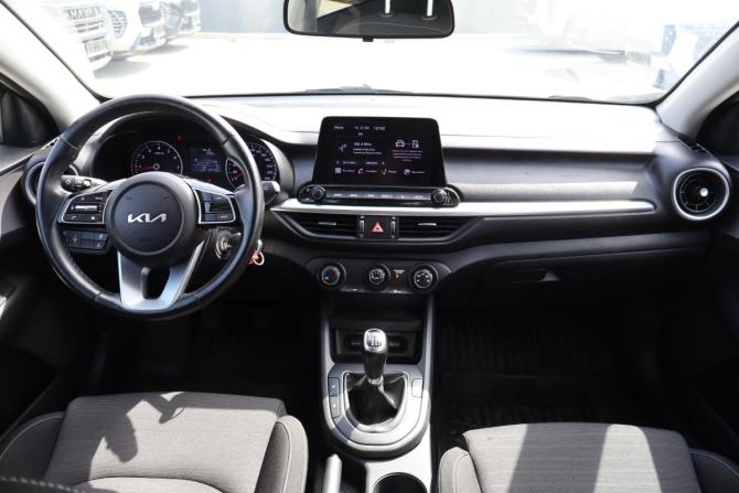 Kia Cerato IV Рестайлинг с пробегом 2021 года, цена 1 689 000 рублей, 86000 км, седан, Автокод Объявления
