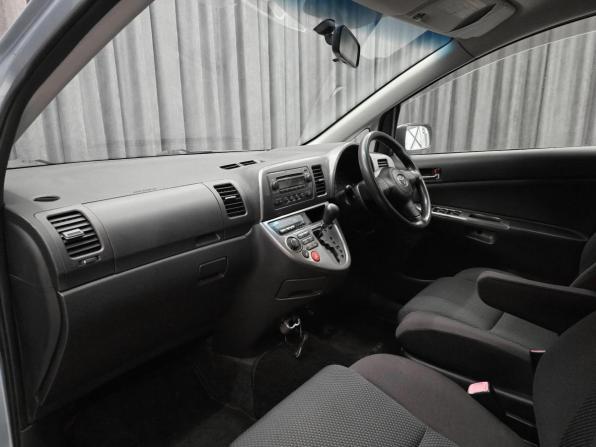Toyota Wish I с пробегом 2003 года, цена 650 000 рублей, 240000 км, минивэн, Автокод Объявления