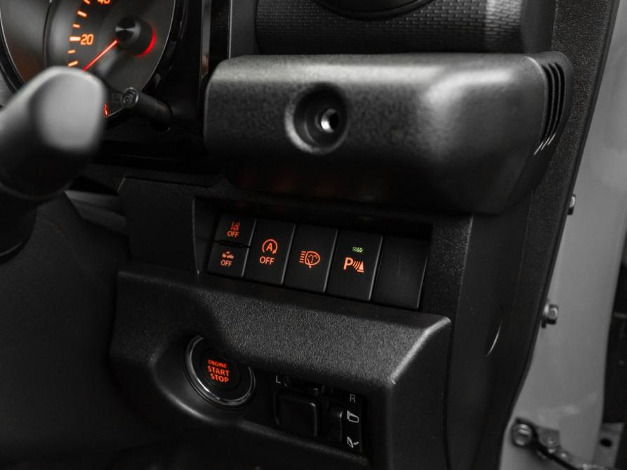 Suzuki Jimny IV Москва  - изображение 14