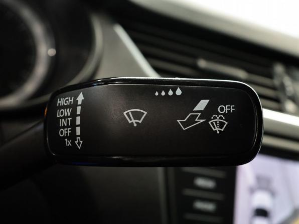 Skoda Octavia III (A7) Рестайлинг с пробегом 2018 года, цена 1 420 000 рублей, 186134 км, лифтбек, Автокод Объявления