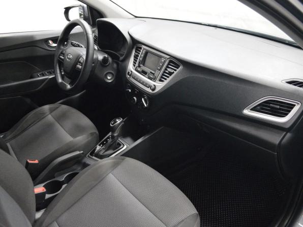 Hyundai Solaris II с пробегом 2020 года, цена 860 000 рублей, 265620 км, седан, Автокод Объявления