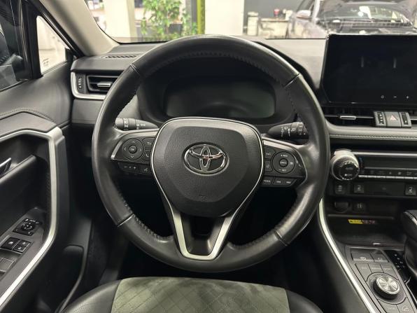 Toyota RAV4 V (XA50) с пробегом 2023 года, цена 3 499 000 рублей, 24300 км, внедорожник, Автокод Объявления