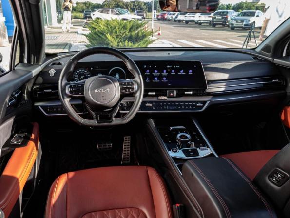Kia Sportage V с пробегом 2024 года, цена 3 780 000 рублей, 68317 км, внедорожник, Автокод Объявления