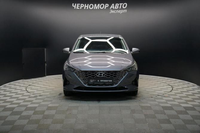 Hyundai Solaris II Рестайлинг с пробегом 2022 года, цена 1 844 000 рублей, 51800 км, седан, Автокод Объявления
