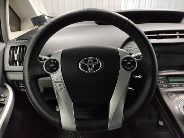 Toyota Prius III Рестайлинг (XW30) с пробегом 2011 года, цена 1 015 000 рублей, 187373 км, лифтбек, Автокод Объявления