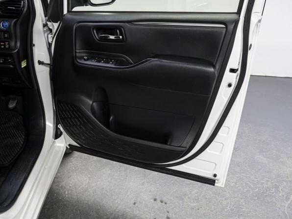 Toyota Esquire I с пробегом 2014 года, цена 1 979 000 рублей, 213673 км, минивэн, Автокод Объявления