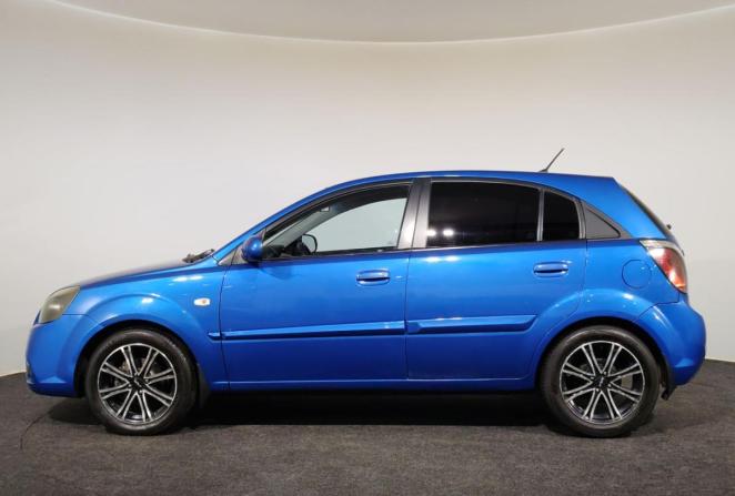 Kia Rio II с пробегом 2009 года, цена 580 000 рублей, 182525 км, хэтчбек, Автокод Объявления