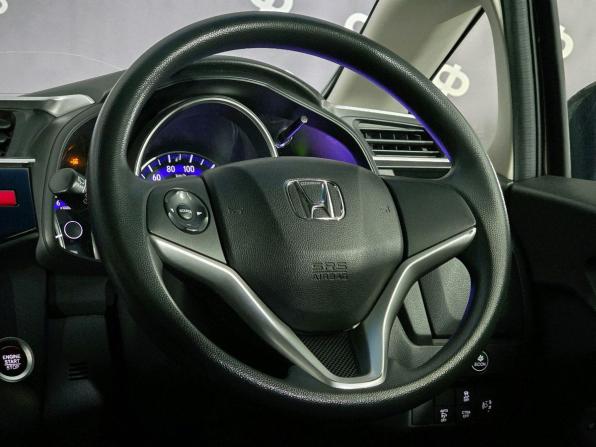 Honda Fit III с пробегом 2016 года, цена 979 000 рублей, 124850 км, хэтчбек, Автокод Объявления