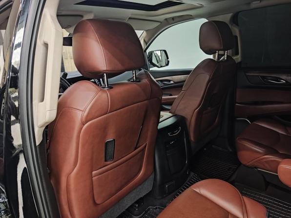 Cadillac Escalade IV с пробегом 2016 года, цена 4 000 000 рублей, 192825 км, внедорожник, Автокод Объявления