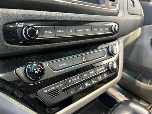 Kia Carnival III с пробегом 2019 года, цена 2 804 900 рублей, 327842 км, минивэн, Автокод Объявления