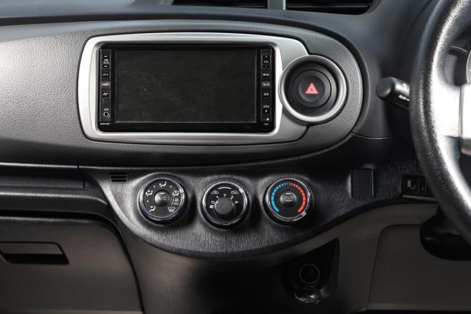 Toyota Vitz III (XP130) с пробегом 2013 года, цена 849 000 рублей, 143021 км, хэтчбек, Автокод Объявления