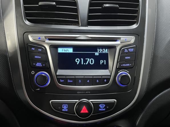 Hyundai Solaris I Рестайлинг с пробегом 2015 года, цена 1 095 000 рублей, 111720 км, седан, Автокод Объявления