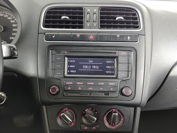 Volkswagen Polo V с пробегом 2014 года, цена 750 000 рублей, 299085 км, седан, Автокод Объявления