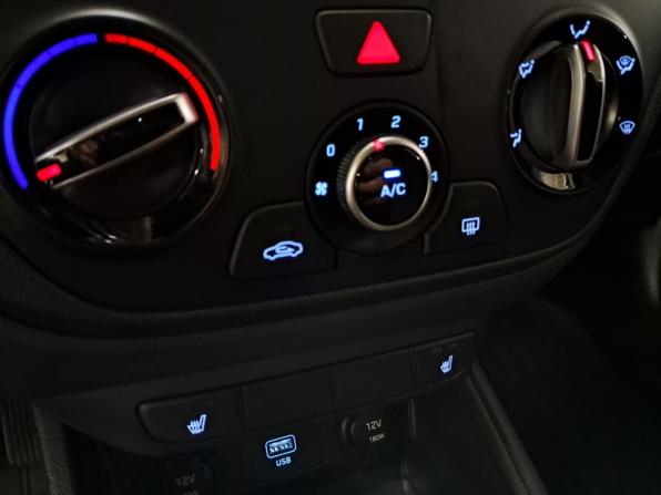 Hyundai Solaris II с пробегом 2019 года, цена 1 330 000 рублей, 118400 км, седан, Автокод Объявления
