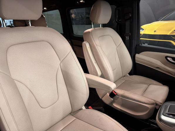 Mercedes-Benz V-Класс III (W447) Рестайлинг 2 с пробегом 2025 года, цена 18 000 000 рублей, 30 км, минивэн, Автокод Объявления