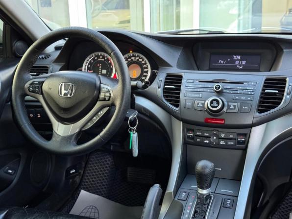 Honda Accord VIII с пробегом 2008 года, цена 890 000 рублей, 303676 км, седан, Автокод Объявления
