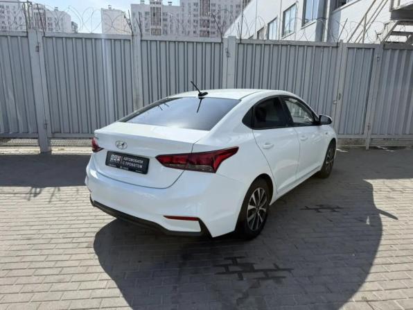 Hyundai Solaris II с пробегом 2017 года, цена 899 000 рублей, 187014 км, седан, Автокод Объявления
