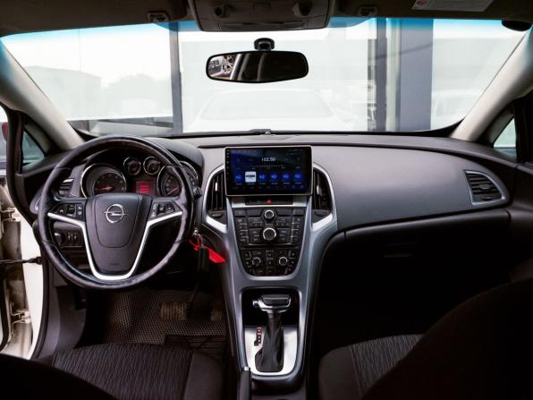 Opel Astra J Рестайлинг с пробегом 2014 года, цена 799 000 рублей, 207225 км, седан, Автокод Объявления